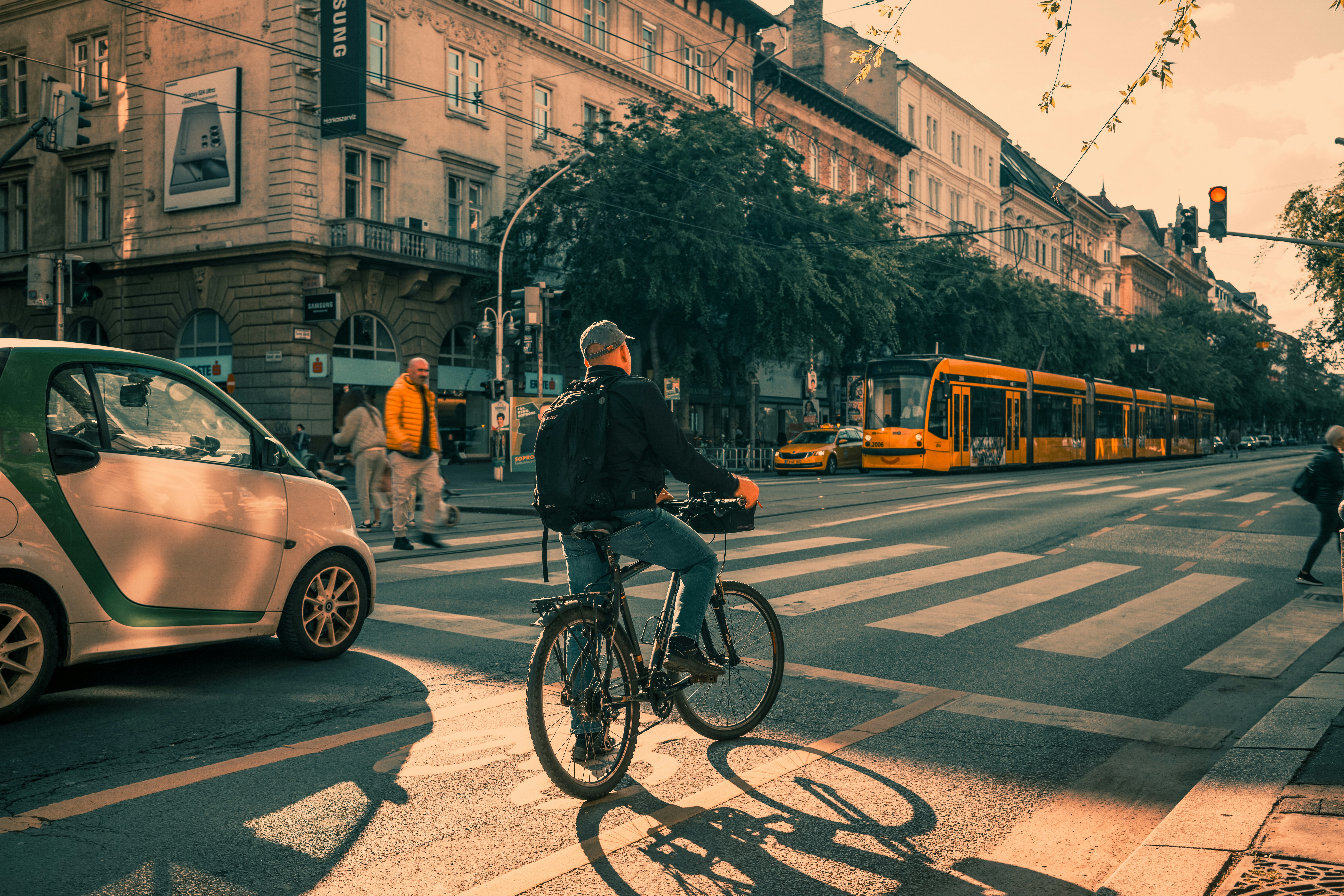 The Sounds –or Noises– of Cities: Can Electric Mobility Make a City More Inclusive?
